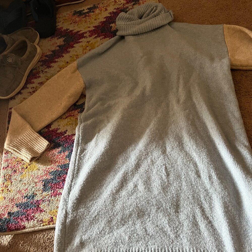 Lulus xs blue and tan sweater dress